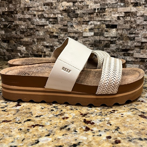 Reef Cushion Vista Hi Sandals Size 8 - Picture 1 of 8